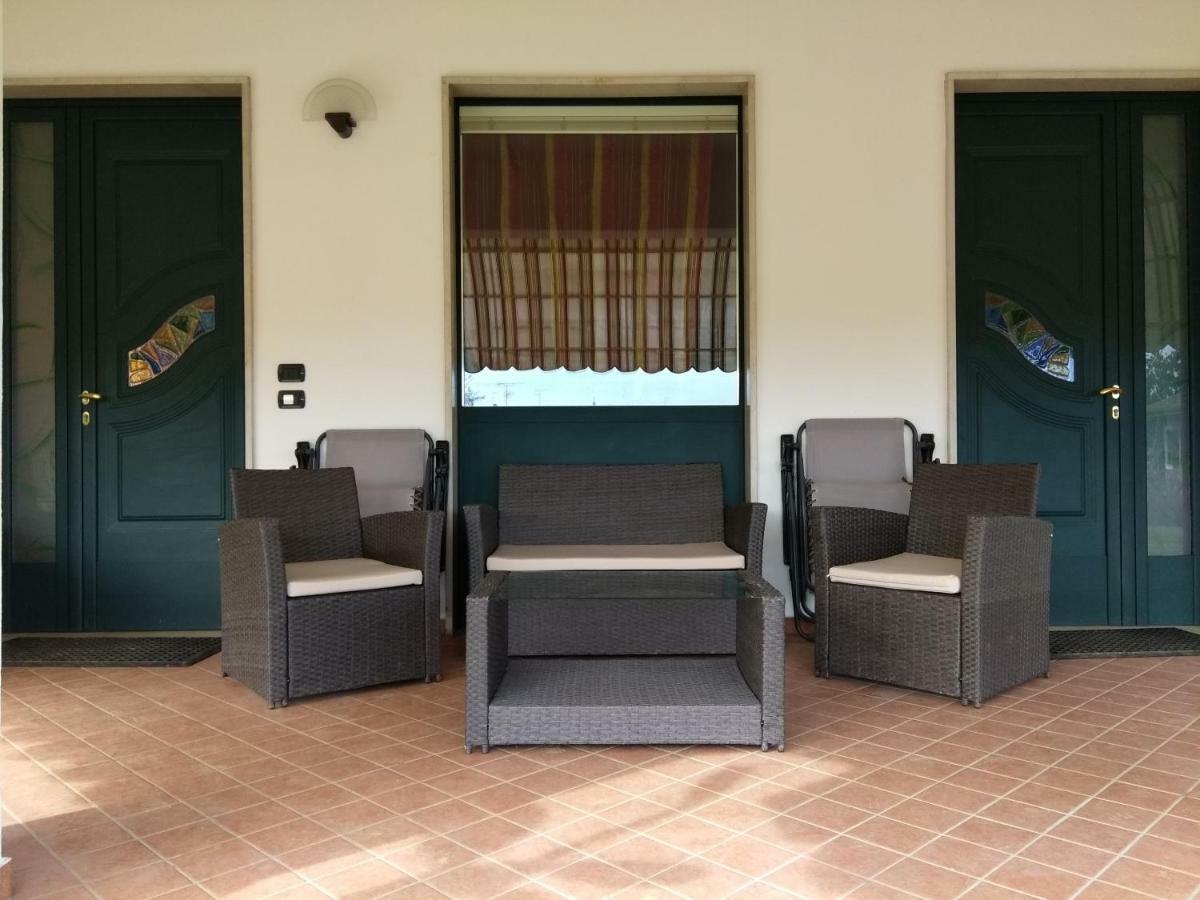 Casa Silvia Lägenhet Padenghe sul Garda Exteriör bild